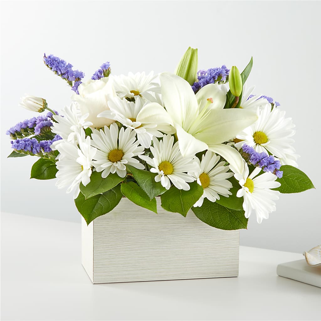Beyond Blue Box Bouquet – Fleuriste Rive Sud, Longueuil PQ