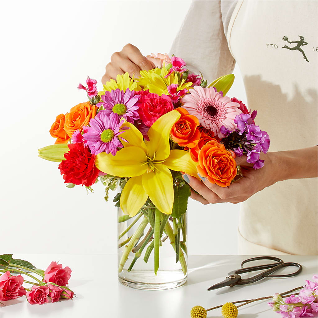 Cue the Confetti - A Florist Original – Fleuriste Rive Sud, Longueuil PQ