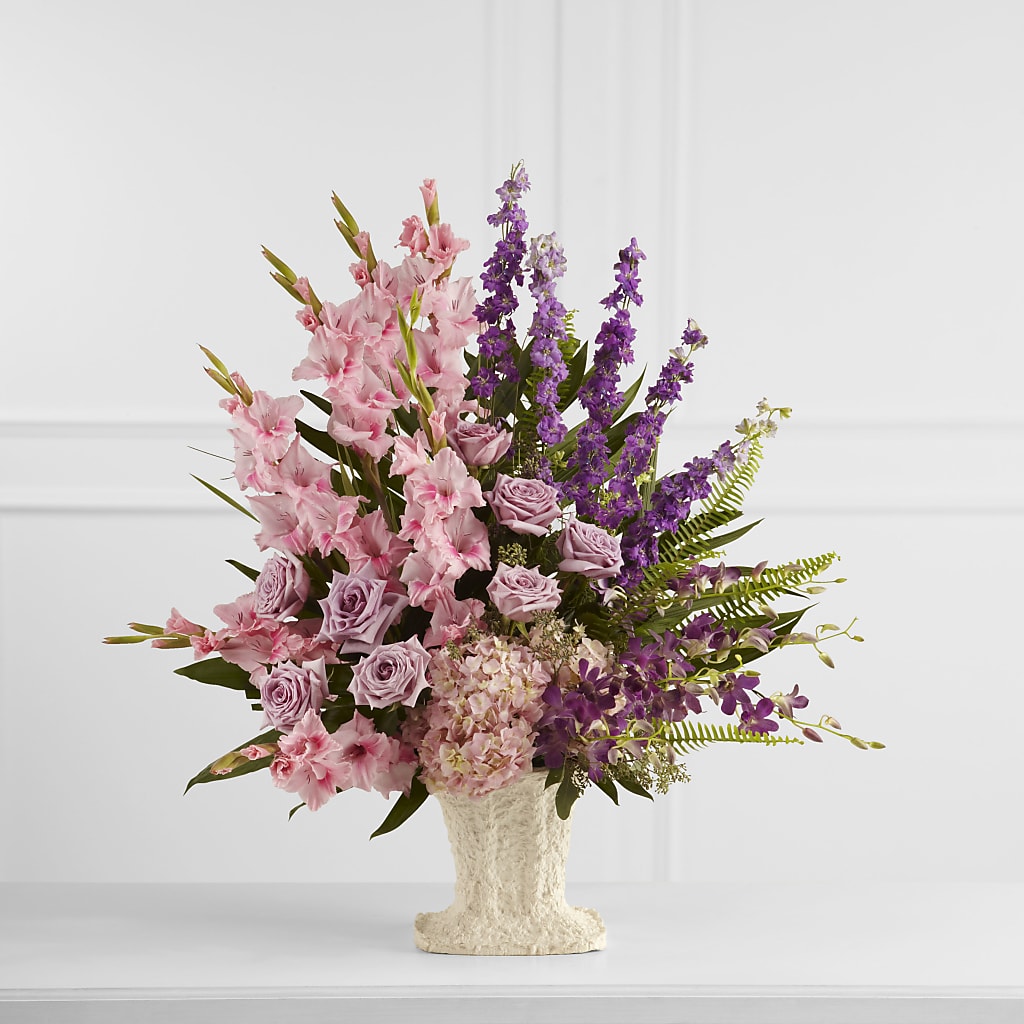 Flowing Garden Arrangement – Fleuriste Rive Sud, Longueuil PQ