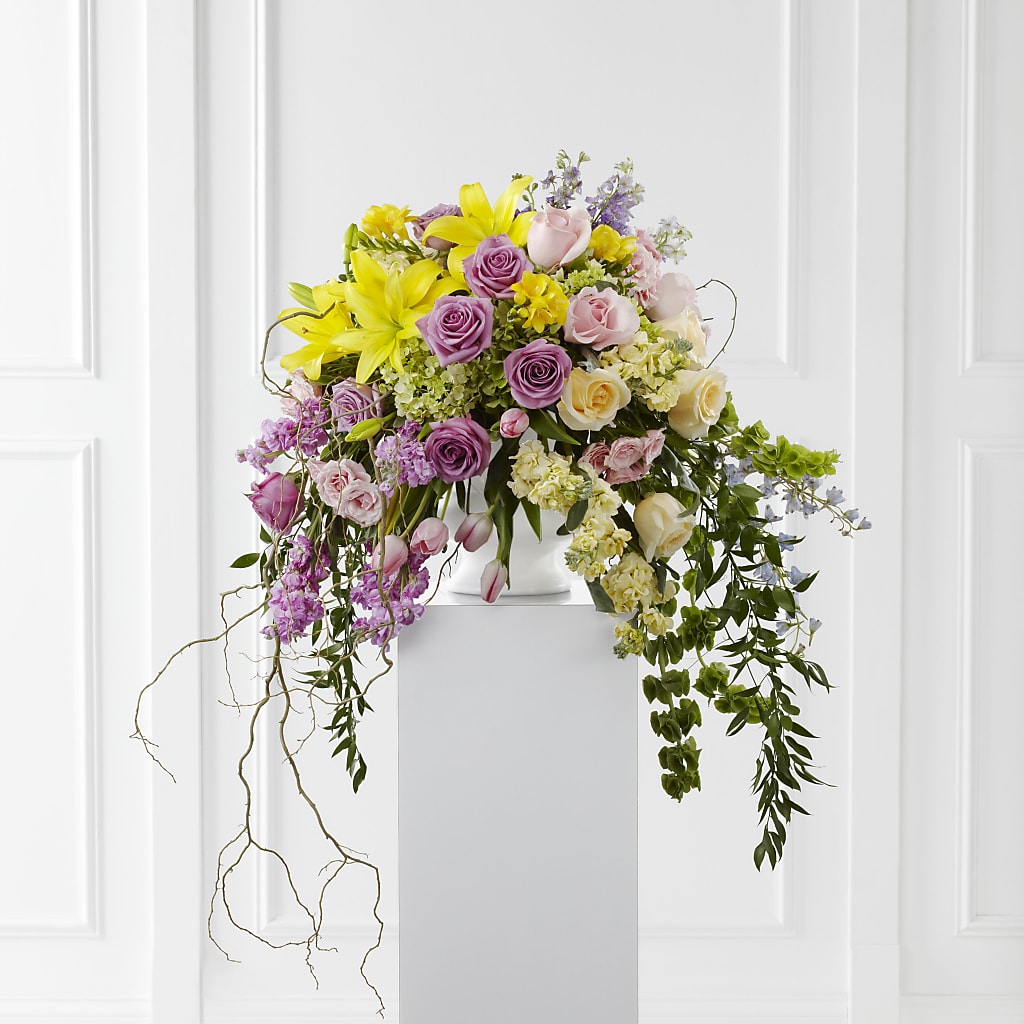 Display of Affection Arrangement – Fleuriste Rive Sud, Longueuil PQ