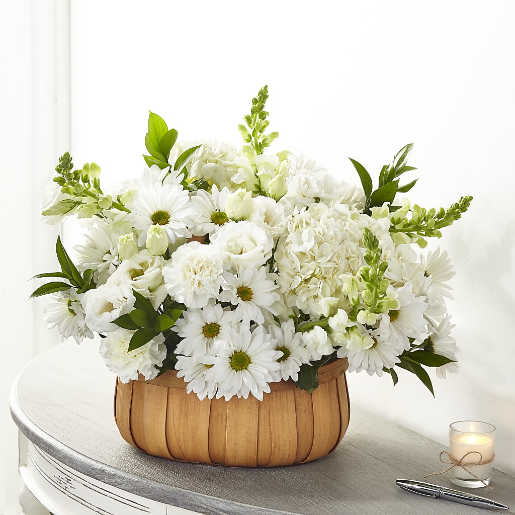 Pure Ivory Basket – Fleuriste Rive Sud, Longueuil PQ