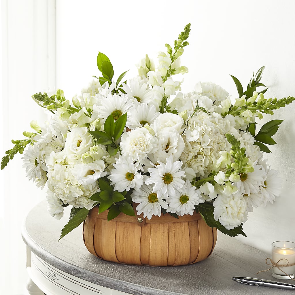 Pure Ivory Basket – Fleuriste Rive Sud, Longueuil PQ