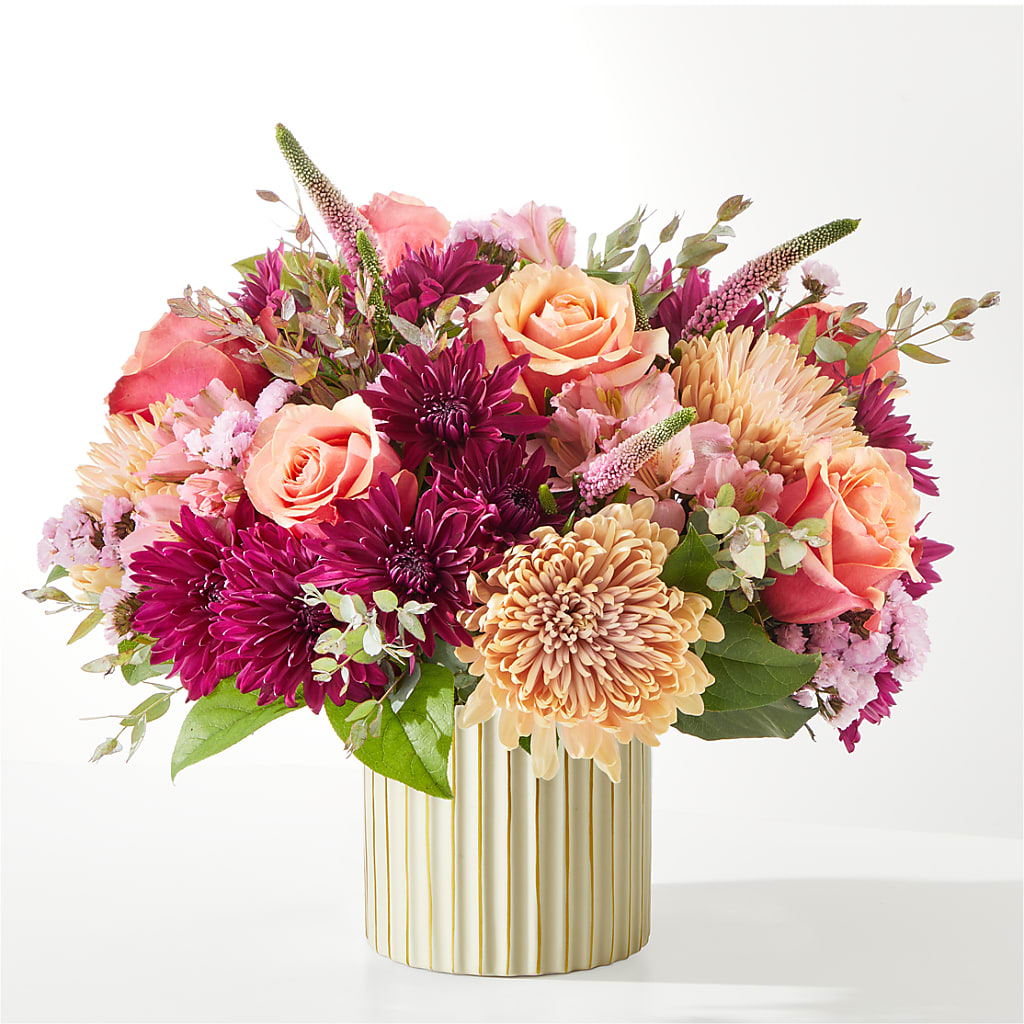 Berry Cobbler Bouquet with Ivory Vase – Fleuriste Rive Sud, Longueuil PQ