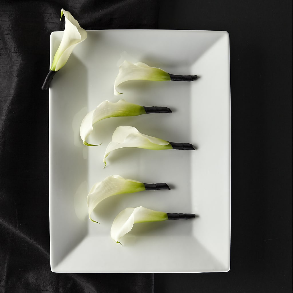 Calla Lily Promise Boutonniere – Fleuriste Rive Sud, Longueuil PQ