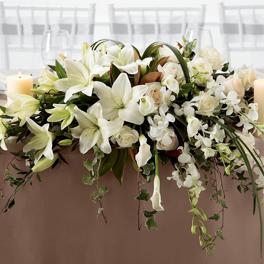 White Linen Arrangement – Fleuriste Rive Sud, Longueuil PQ