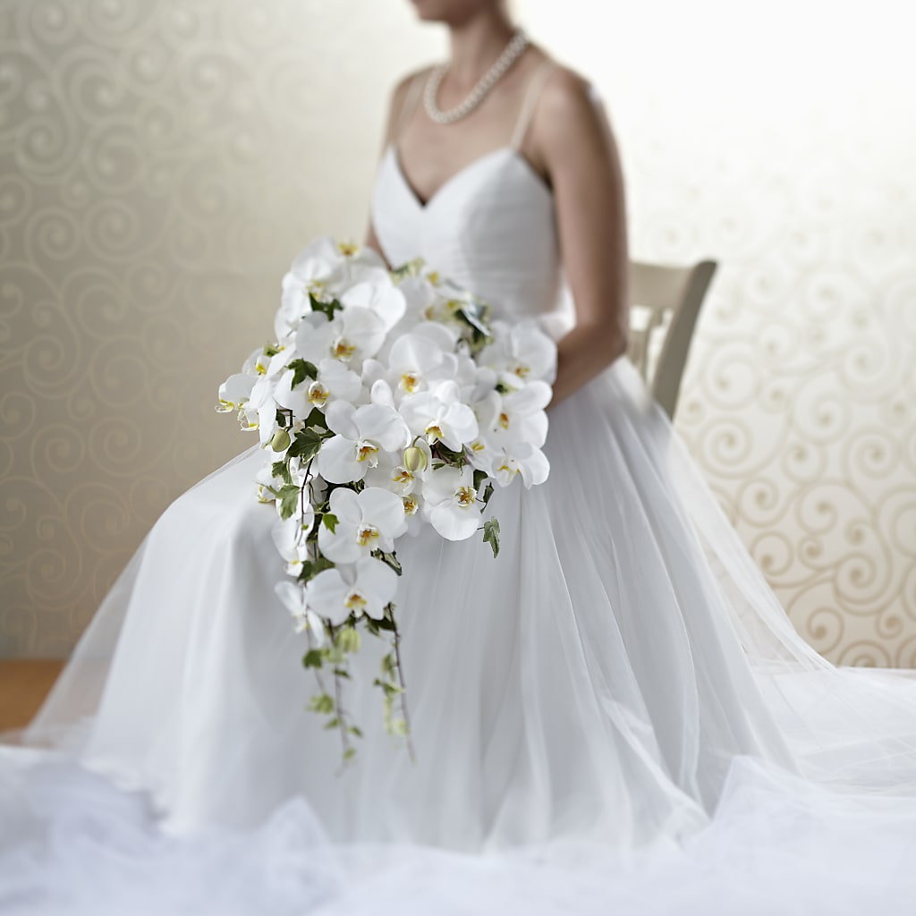 Classic White Bouquet – Fleuriste Rive Sud, Longueuil PQ
