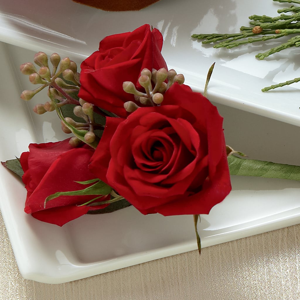 Red Spray Rose Boutonniere – Fleuriste Rive Sud, Longueuil PQ