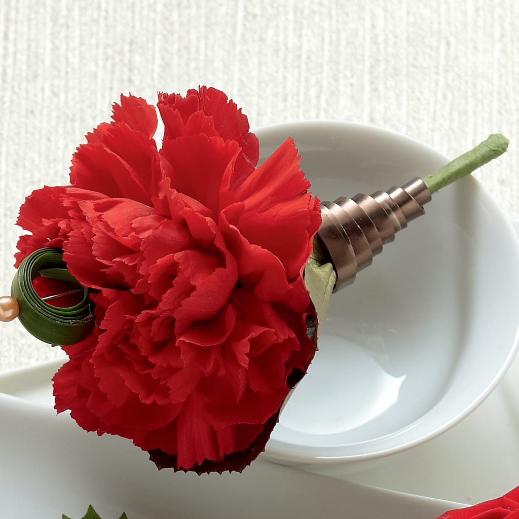 Red Carnation Boutonniere – Fleuriste Rive Sud, Longueuil PQ
