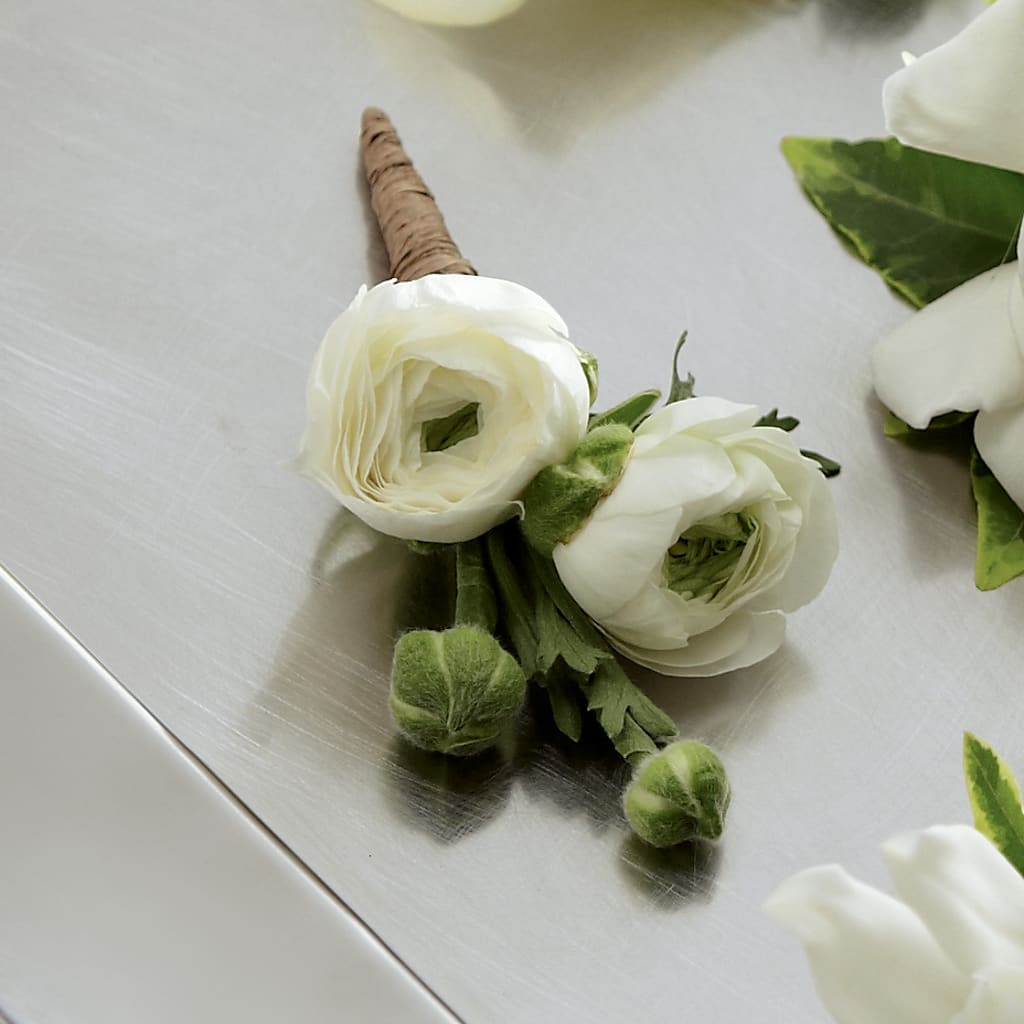 White Ranunculus Boutonniere – Fleuriste Rive Sud, Longueuil PQ