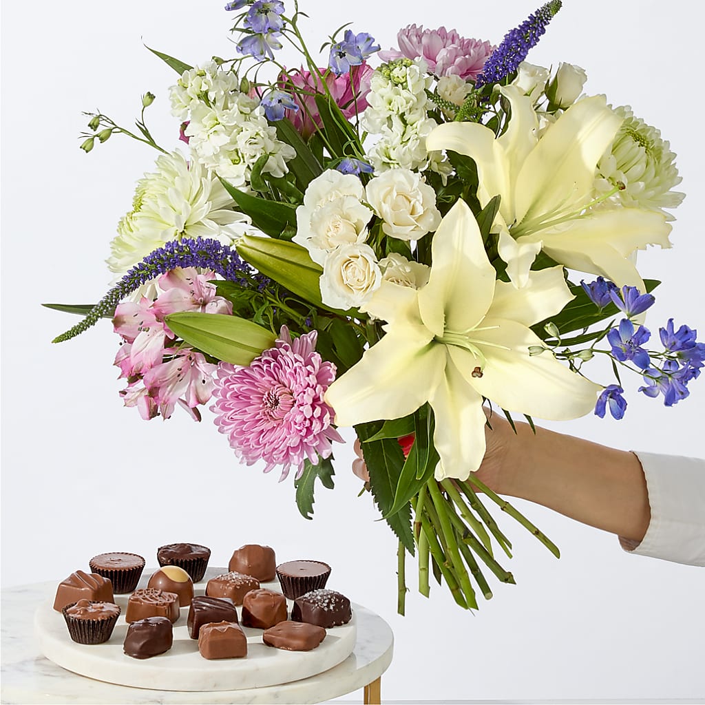 Winter Celebration Bouquet –  Fleuriste Rive Sud, Longueuil PQ