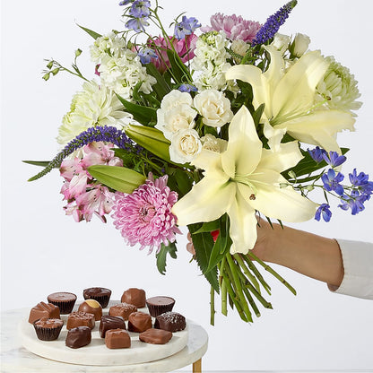 Winter Celebration Bouquet –  Fleuriste Rive Sud, Longueuil PQ