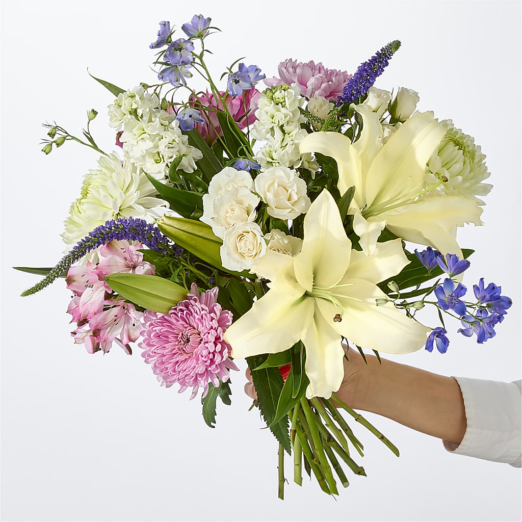 Winter Celebration Bouquet –  Fleuriste Rive Sud, Longueuil PQ