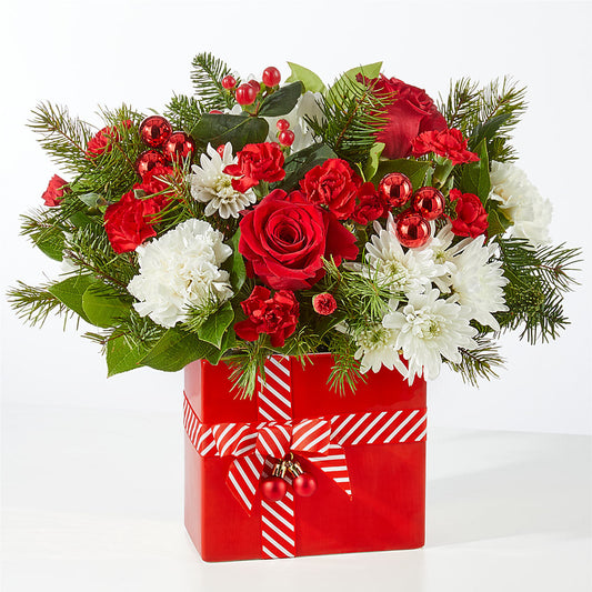 Presents Under the Tree Bouquet –  Fleuriste Rive Sud, Longueuil PQ