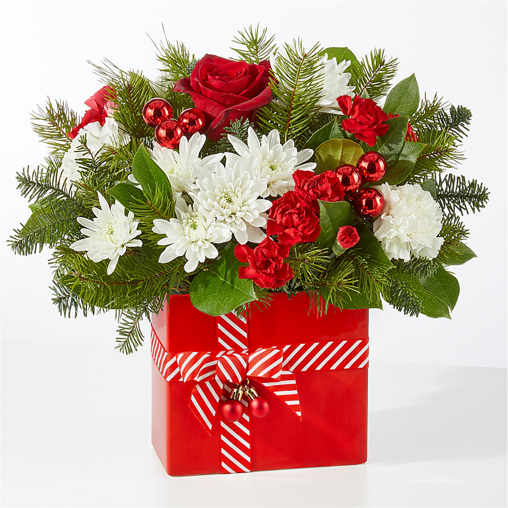 Presents Under the Tree Bouquet –  Fleuriste Rive Sud, Longueuil PQ