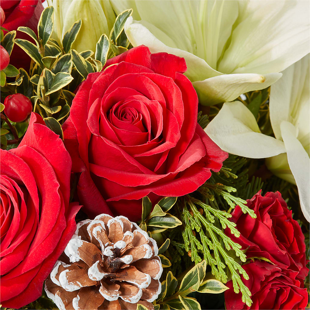 Snowy Wonderland Bouquet –  Fleuriste Rive Sud, Longueuil PQ