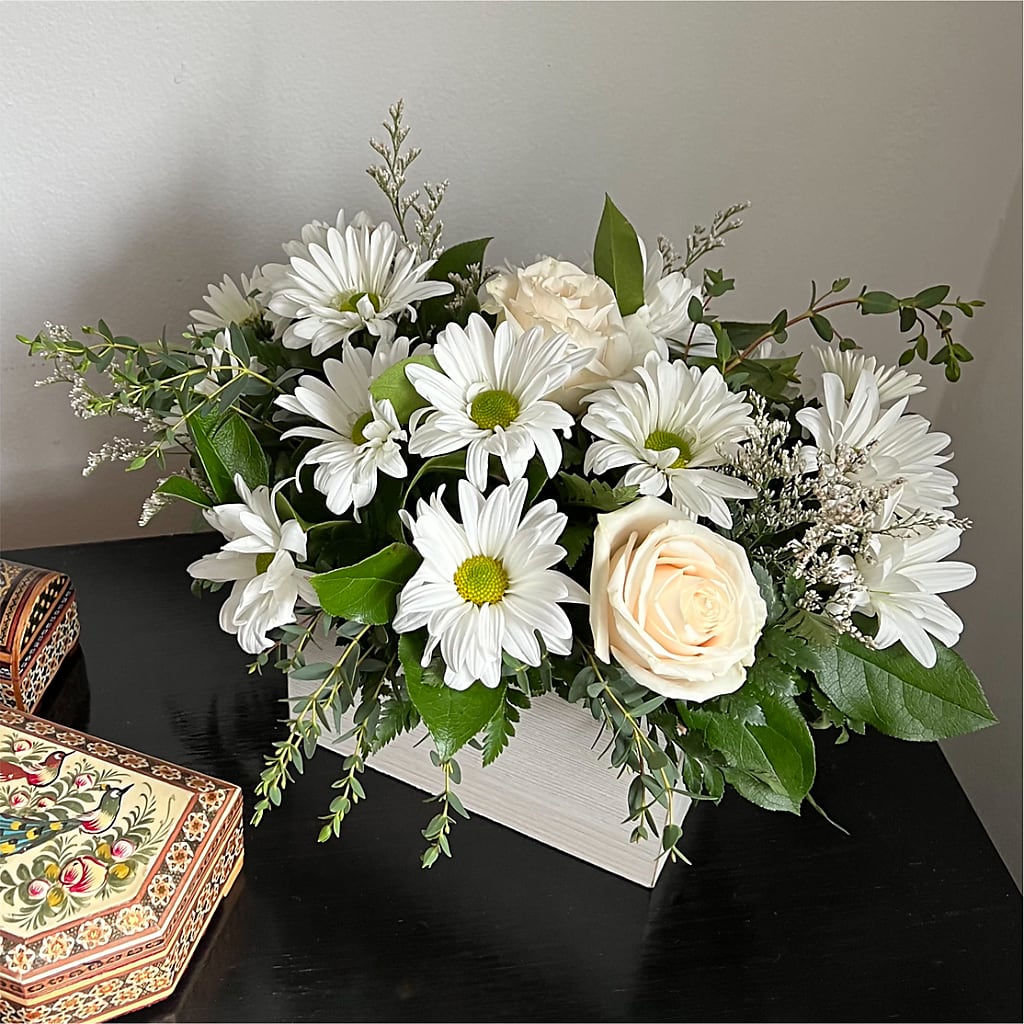 Fresh Linen Box Bouquet –  Fleuriste Rive Sud, Longueuil PQ