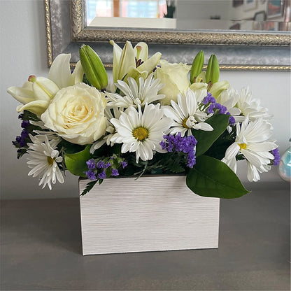 Beyond Blue Box Bouquet –  Fleuriste Rive Sud, Longueuil PQ