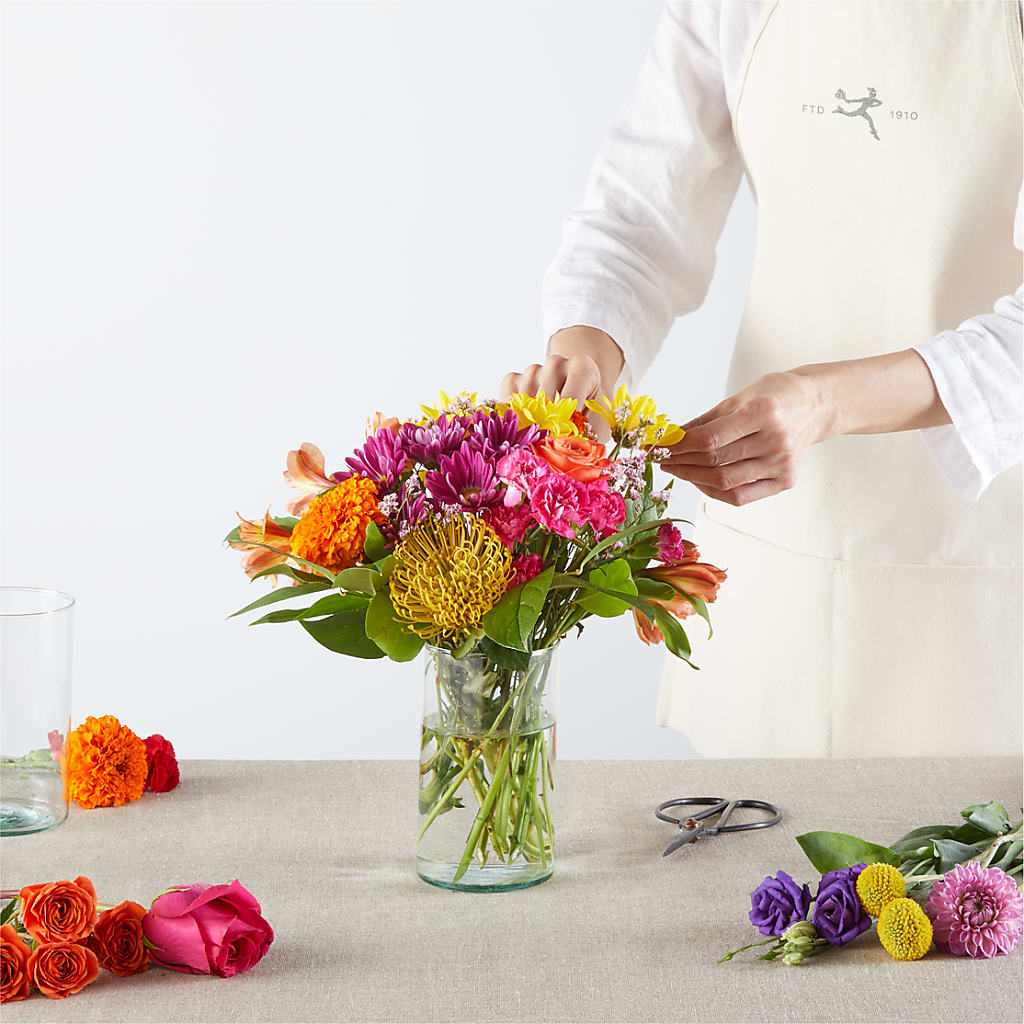 Feast of Color – A Florist Original –  Fleuriste Rive Sud, Longueuil PQ