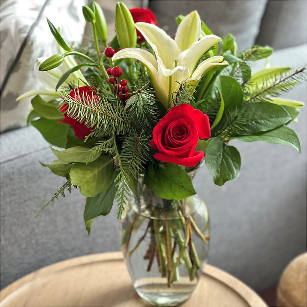 Sparkling Snowflakes Bouquet –  Fleuriste Rive Sud, Longueuil PQ