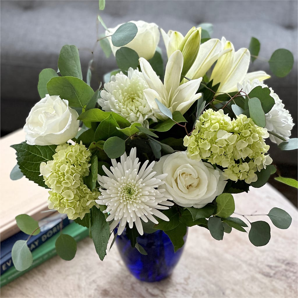 Snowy Dreams Bouquet –  Fleuriste Rive Sud, Longueuil PQ