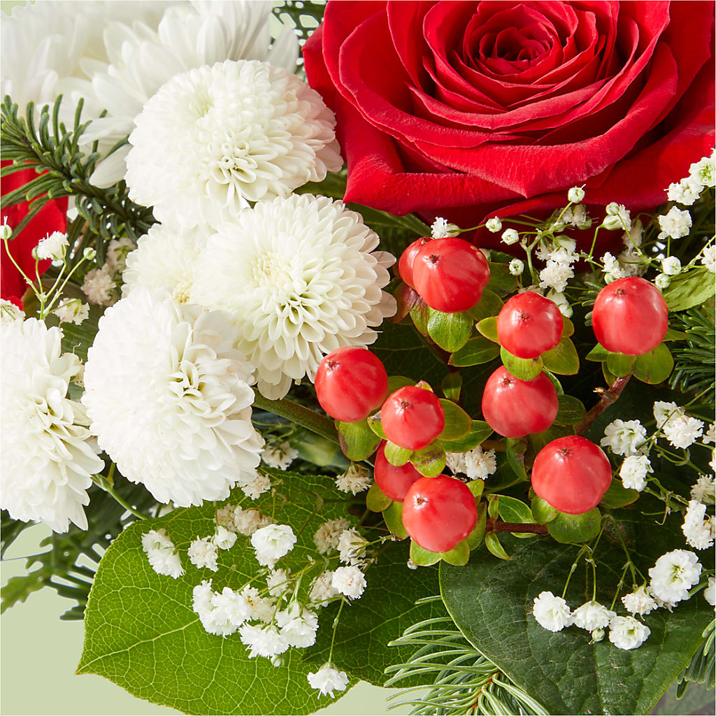 Chance of Flurries Bouquet –  Fleuriste Rive Sud, Longueuil PQ