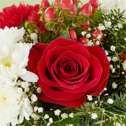 Chance of Flurries Bouquet –  Fleuriste Rive Sud, Longueuil PQ