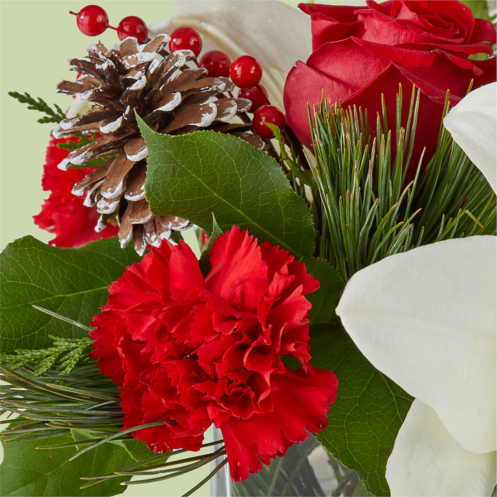 Glistening Icicles Bouquet –  Fleuriste Rive Sud, Longueuil PQ