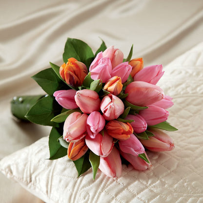 Embraceable Bouquet –  Fleuriste Rive Sud, Longueuil PQ